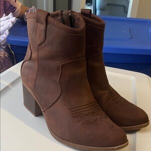 UNIONBAY Chocolate Heeled Boots